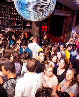 DJs groupes de musique pour soirée en bar, restaurant ou club.