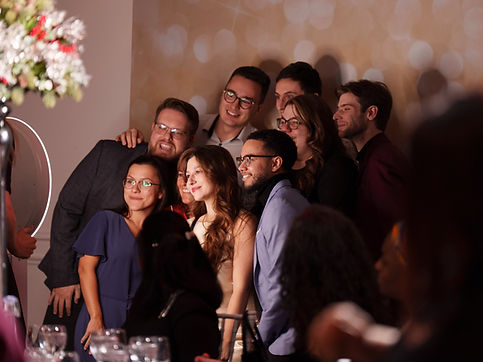services de photobooth et photographe pour soirée gala au château classique de Montréal