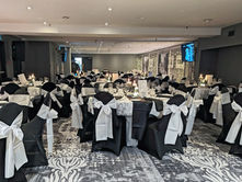 Gestion technique. audiovisuelle, décoration et gestion d'artistes du congrès annuel du Groupe Récré'Eau à l'Hôtel Manoir Victoria de Québec. Thématique noir et blanc.