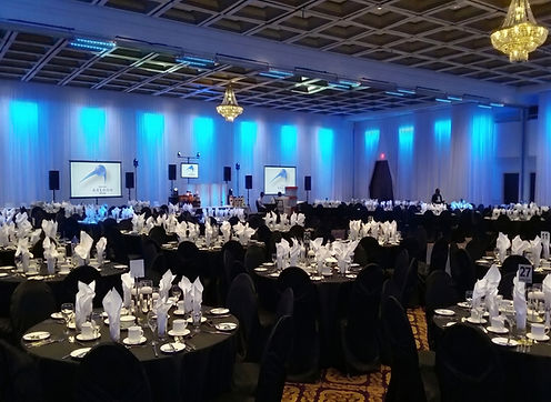 services techniques et DJ pour soirée gala au Château Royal de Laval