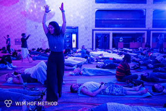 Csoportos légzőgyakorlat- energiafelszabadítás és belső erő aktiválása