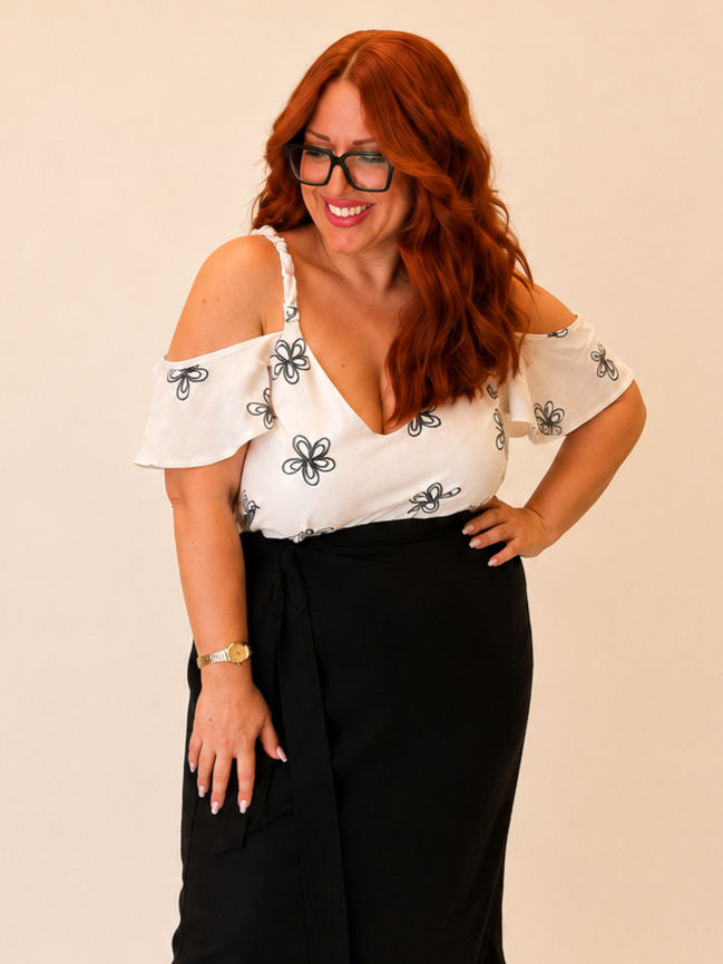 Λευκή με λουλούδι Plus Size μπλούζα