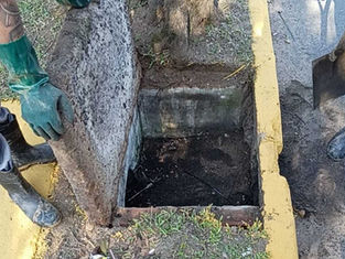 Prefeitura e Corsan realizam força-tarefa de limpeza e desobstrução nas redes da avenida Flores da Cunha