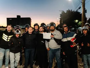 Aprovado projeto que desobriga motoboys a subirem em condomínios para concluir entregas em Cachoeirinha