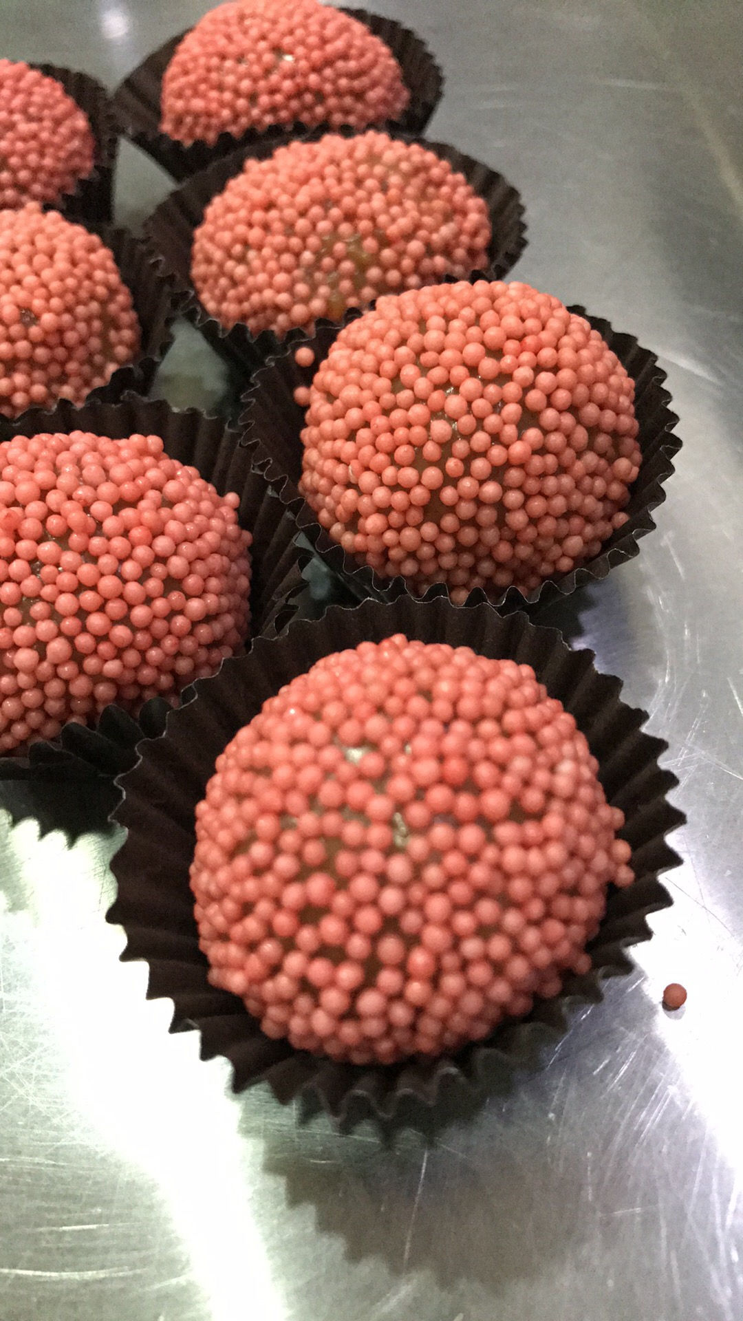 Brigadeiro de geleia de morango