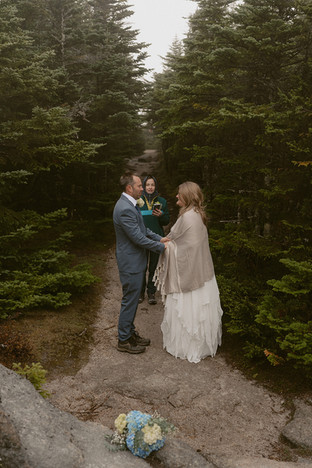ceremony on mountain top for mount Osceola elopement day