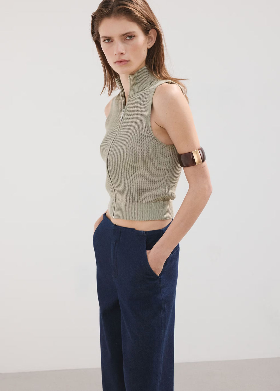 Thumbnail: Wide leg mid-rise jeans