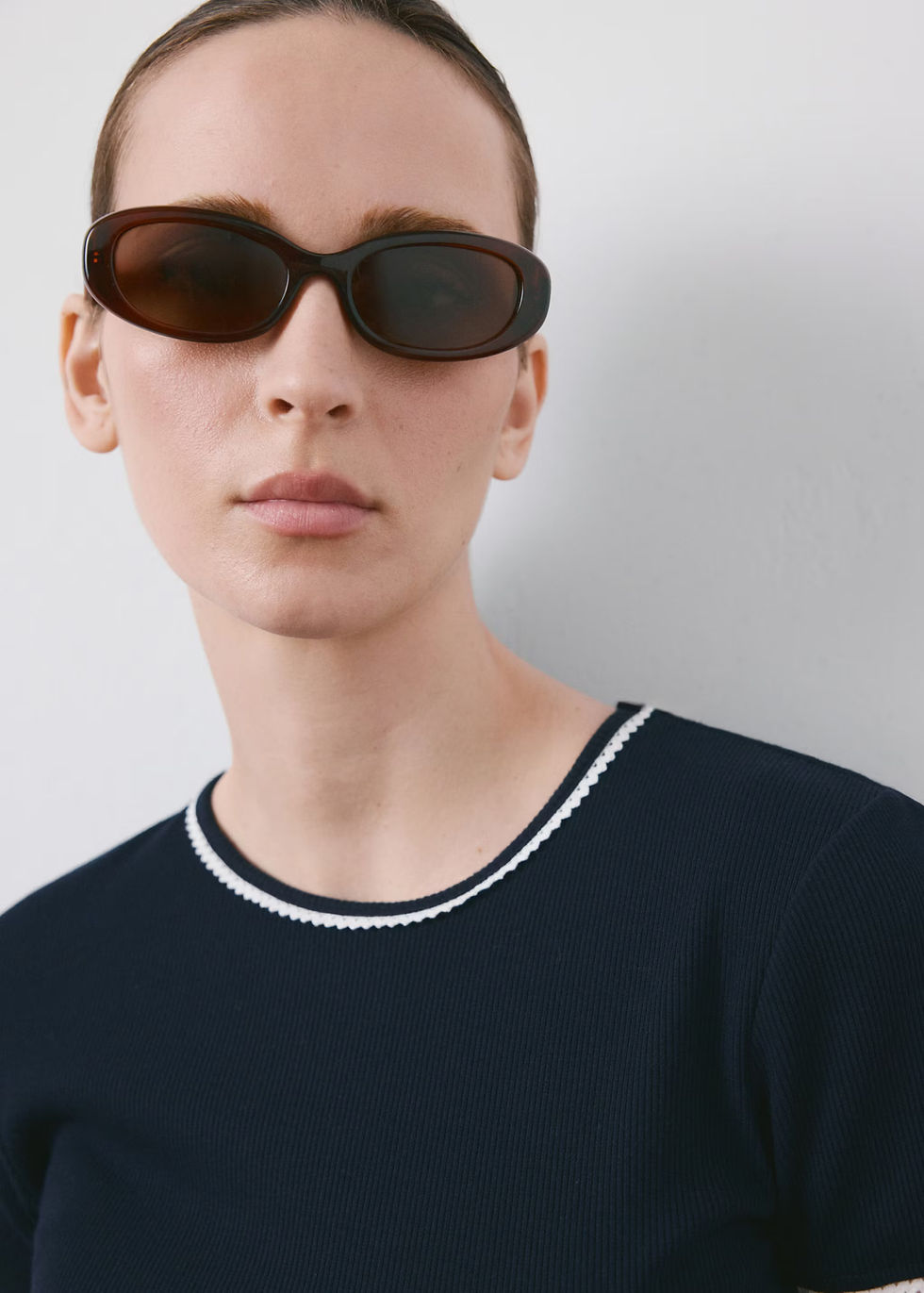 Thumbnail: Contrast trim T-shirt