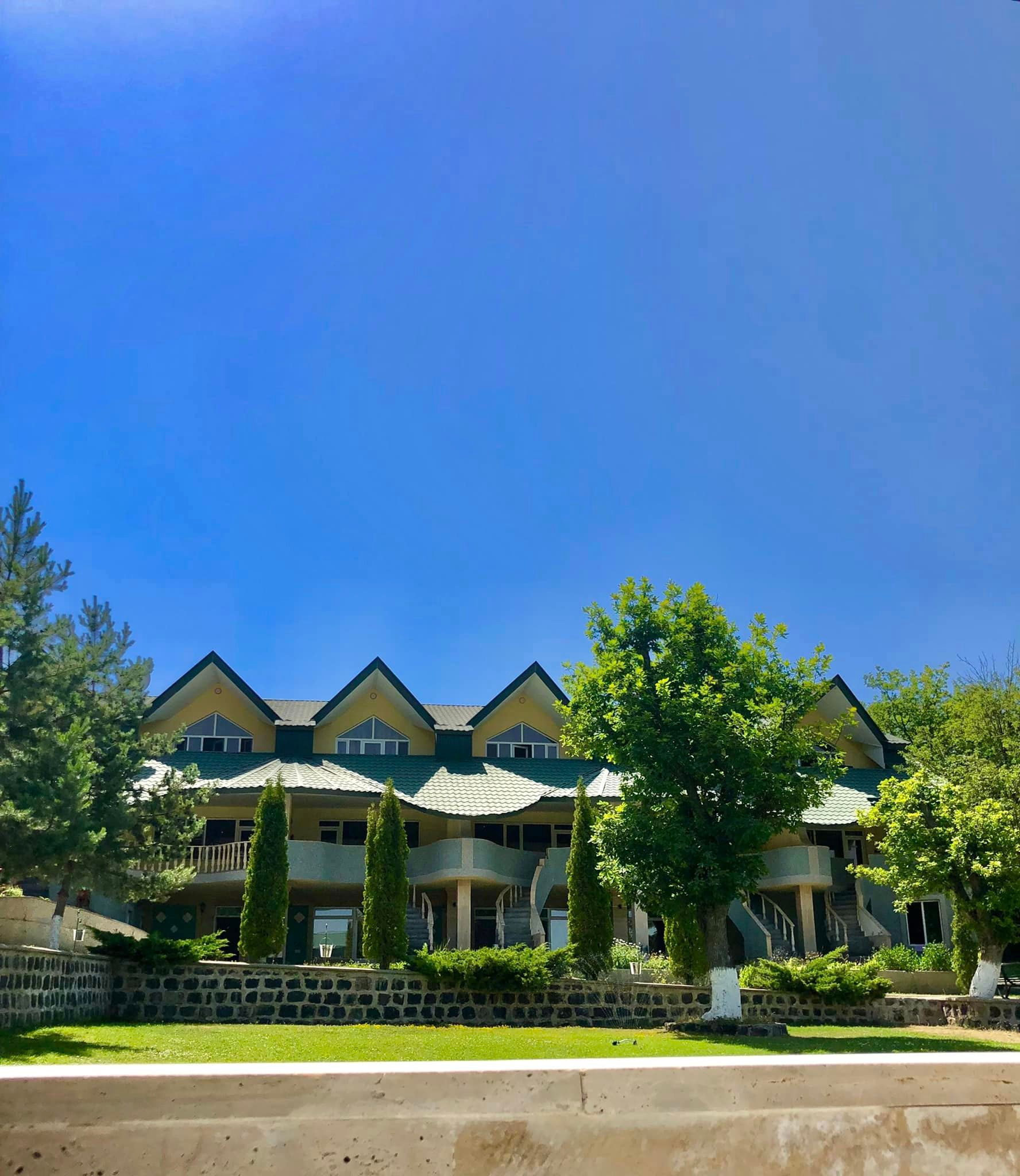 "АРЦВИК ОТЕЛЬ" ЦАХКАДЗОРСКАЯ ГОСТИНИЦА   «ԱՐԾՎԻԿ ՀՈԹԵԼ» ԾԱՂԿԱՁՈՐԻ ՀՅՈՒՐԱՆՈՑ  "ARTSVIK HOTEL" TSAGHKADZOR HOTEL