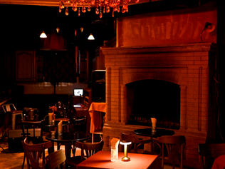 Ретро, джаз и авторские коктейли. Kond House – как дача друзей: всегда атмосферно.