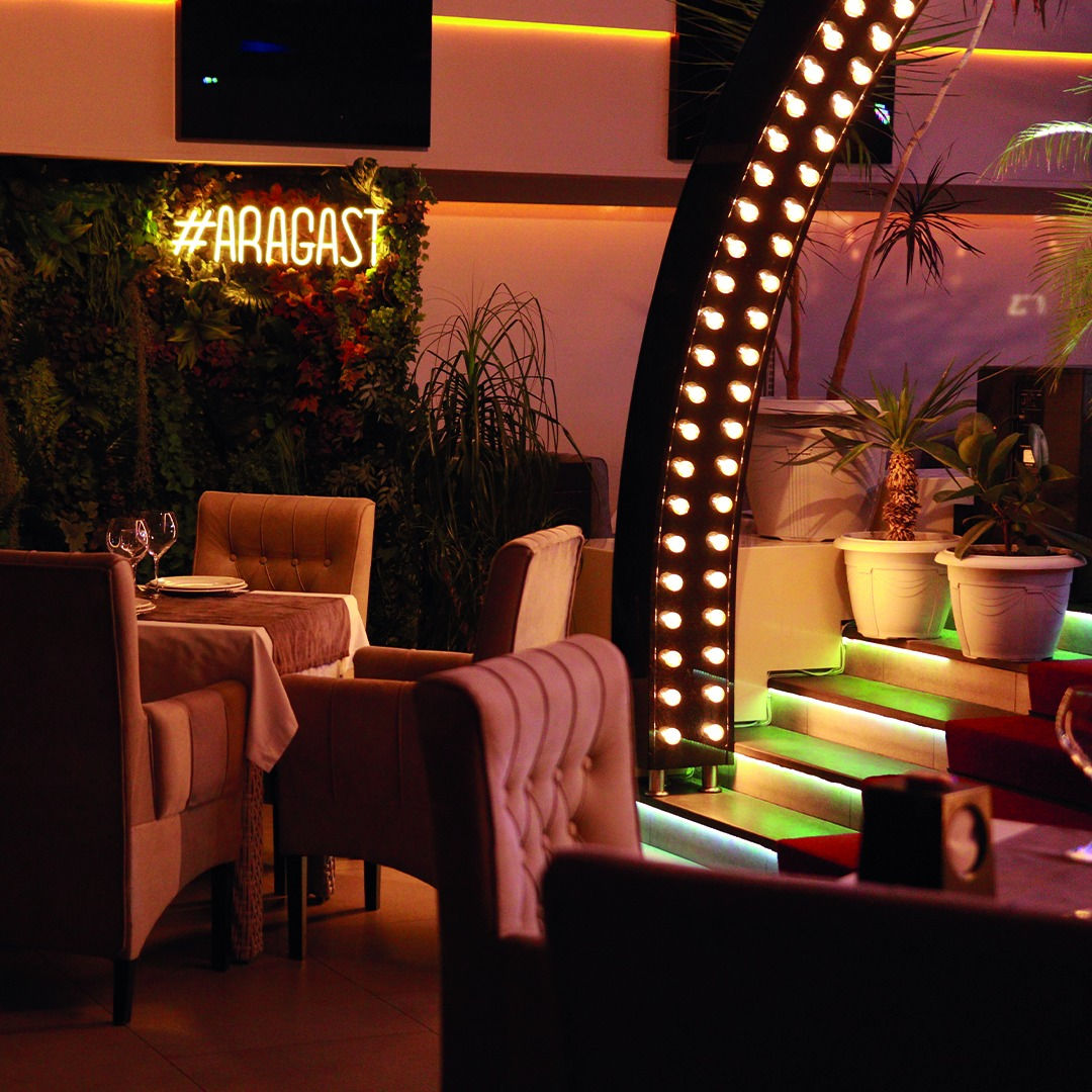 "АРАГАСТ" РЕСТОРАННЫЙ КОМПЛЕКС И КАФЕ   «ԱՌԱԳԱՍՏ» ՌԵՍՏՈՐԱՆԱՅԻՆ ՀԱՄԱԼԻՐ ԵՎ ՍՐՃԱՐԱՆ  "ARAGAST" RESTAURANT COMPLEX AND CAFE