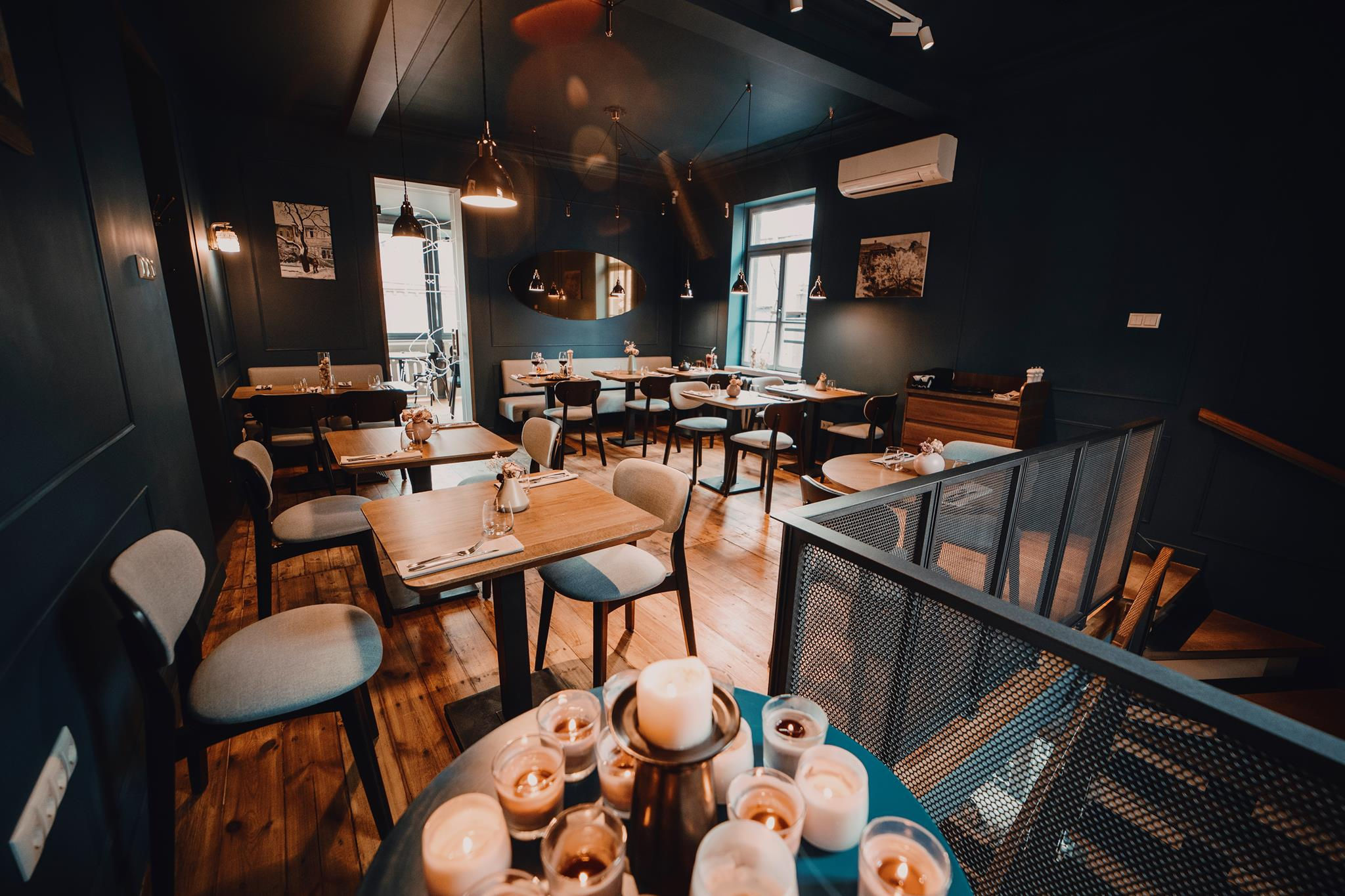 "ГУРУ КЛУБ И САД" РЕСТОРАН   «ԳՈՒՌՈՒ ԱԿՈՒՄԲ ԵՎ ԱՅԳԻ» ՌԵՍՏՈՐԱՆ  "GOUROO CLUB ANG GARDEN" RESTAURANT