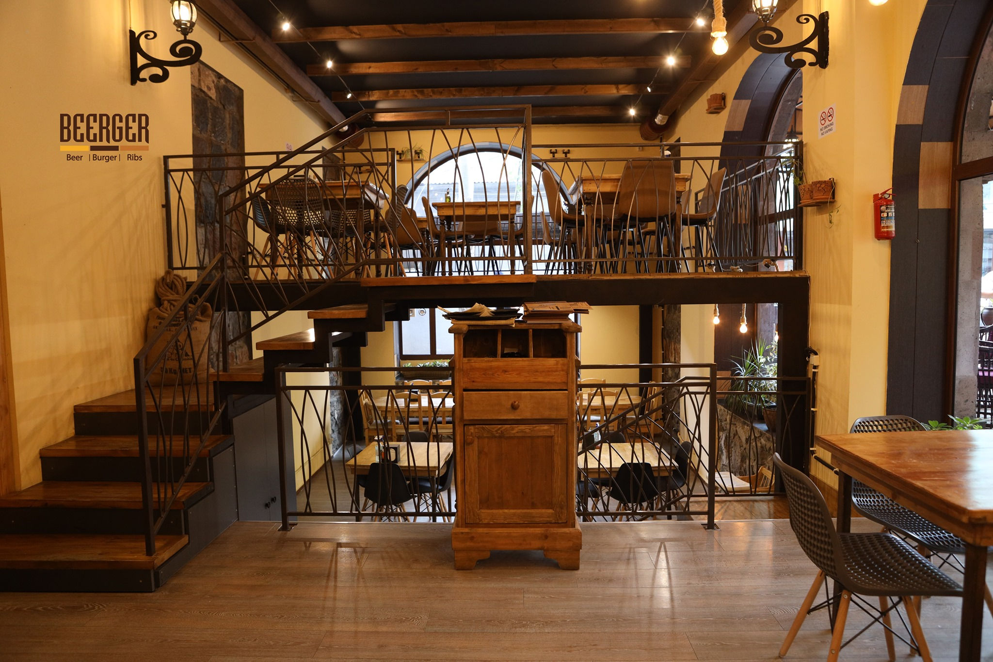 "БИИРГЕР" РЕСТОРАН   «ԲԻԻՌԳԵՌ» ՌԵՍՏՈՐԱՆ  "BEERGER" RESTAURANT