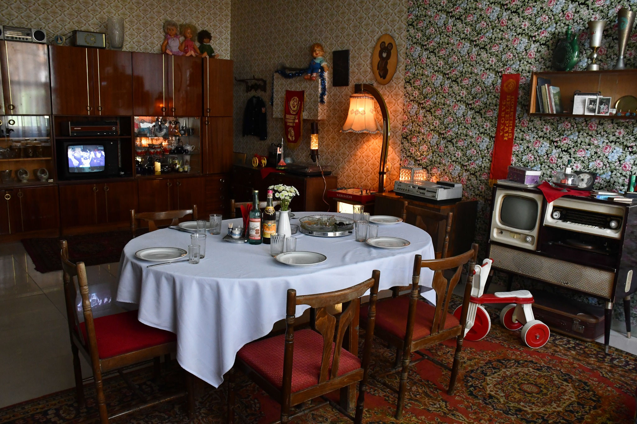 "СОВЕТ КЛУБ" КАФЕ  «ՍՈՎԵՏ ԿԼՈՒԲ» ՍՐՃԱՐԱՆ  "SOVIET CLUB" CAFE