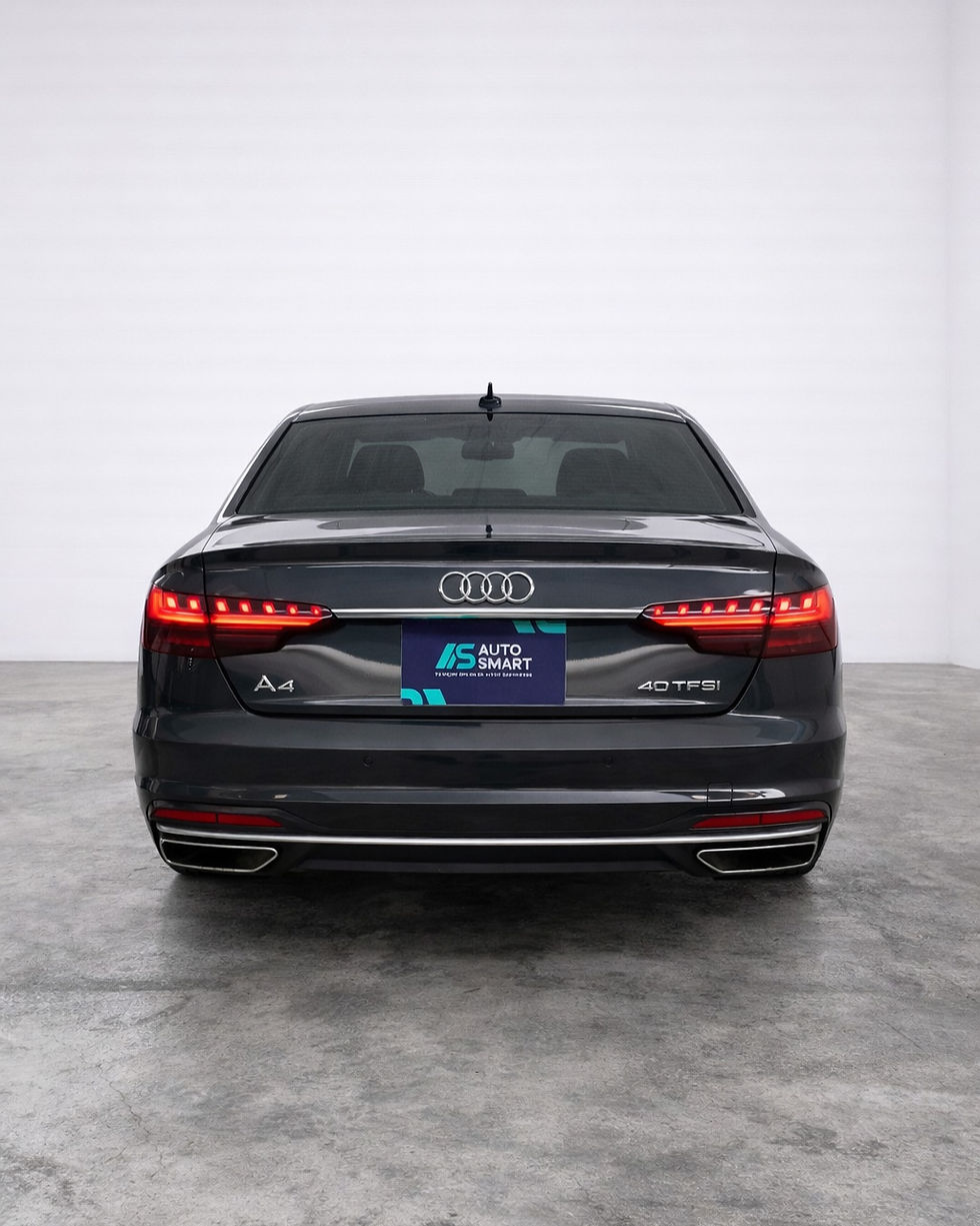 Miniatura: 2022 Audi A4