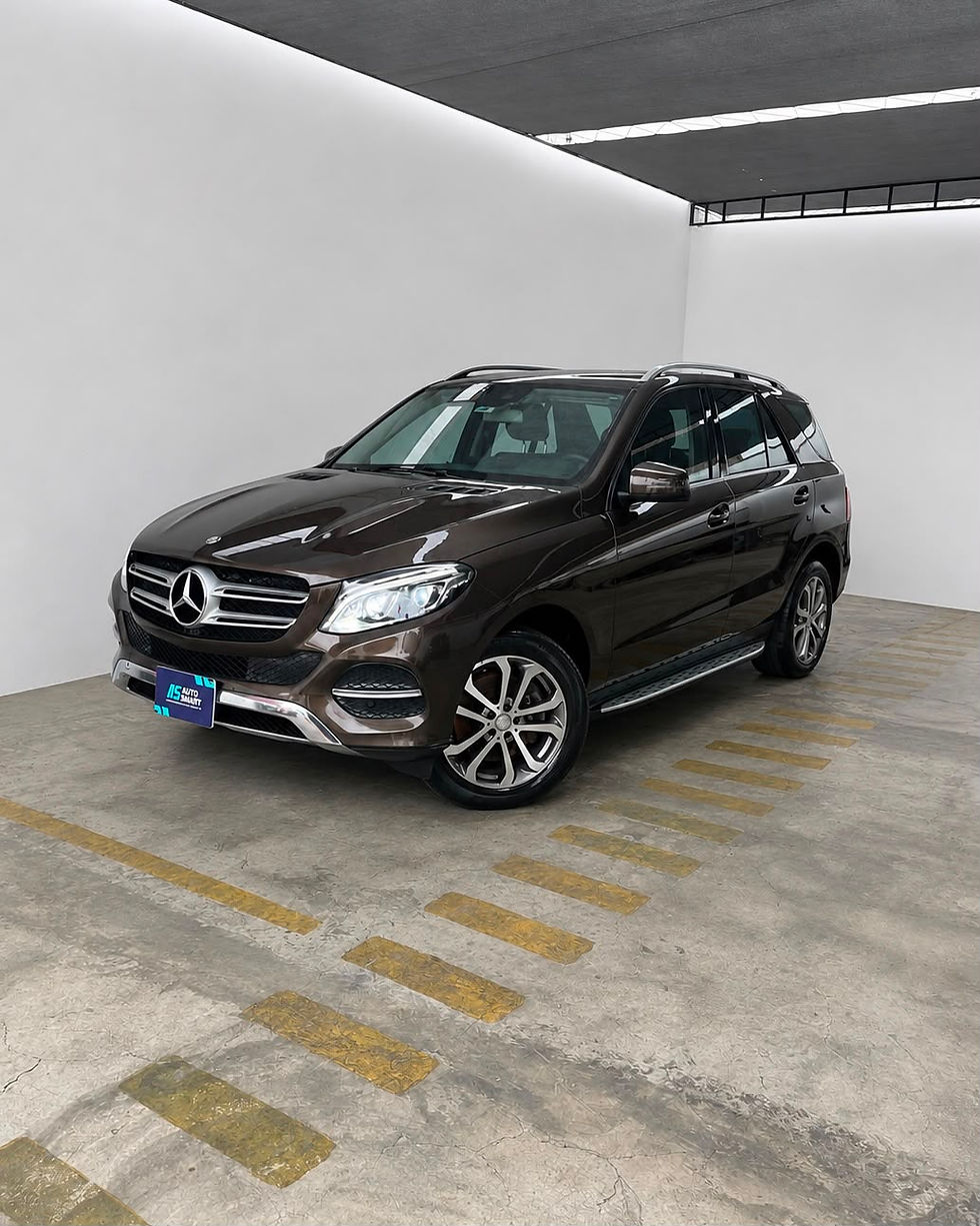 Miniatura: 2017 Mercedes Benz GLE 400