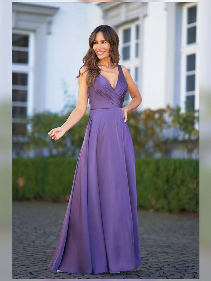 Lila Hofstaatkleid mit Chiffonrock und V-Ausschnitt – stilvolles Schützenfestkleid und elegantes Ballkleid