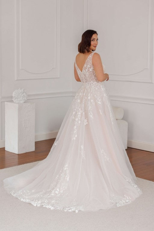 Curvy Brautkleid mit Glitzer-Tüll und langer Schleppe – elegantes Plus Size Hochzeitskleid für die Hochzeit