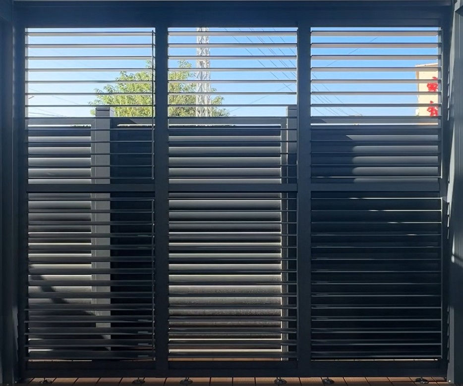 Aluminium Seitenwand offen