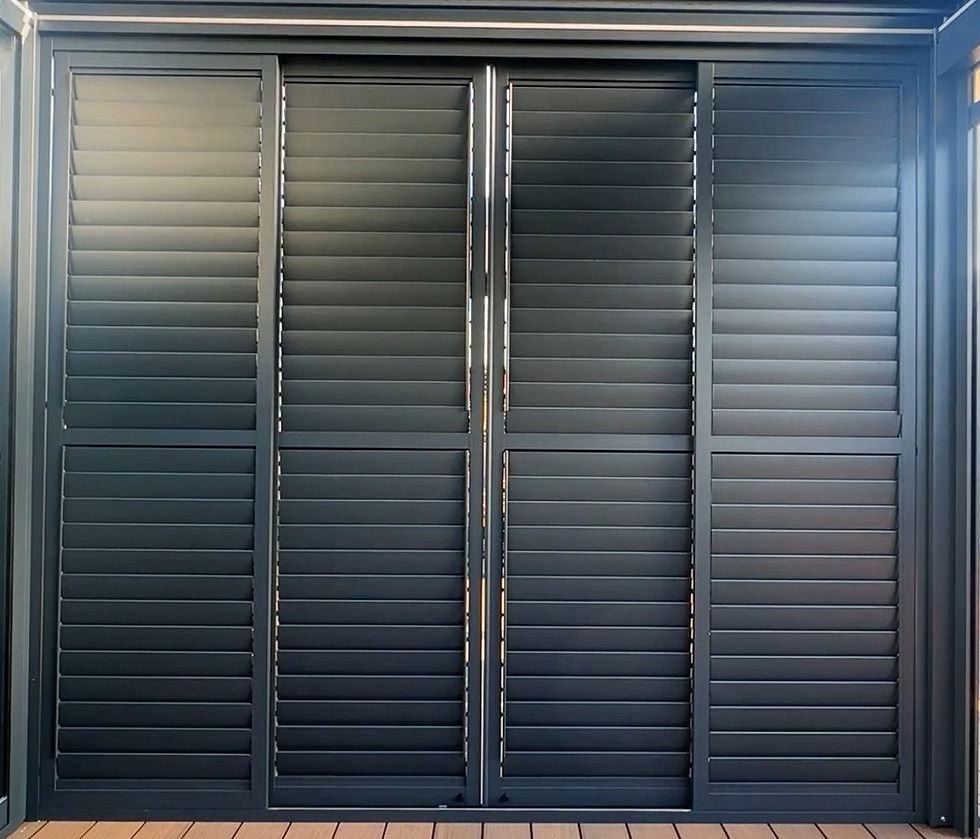 Pergola Schiebseitenwand Aluminium Lamellen geschlossen