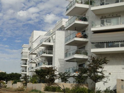 Zrobavel plot 102, Hertzeliya