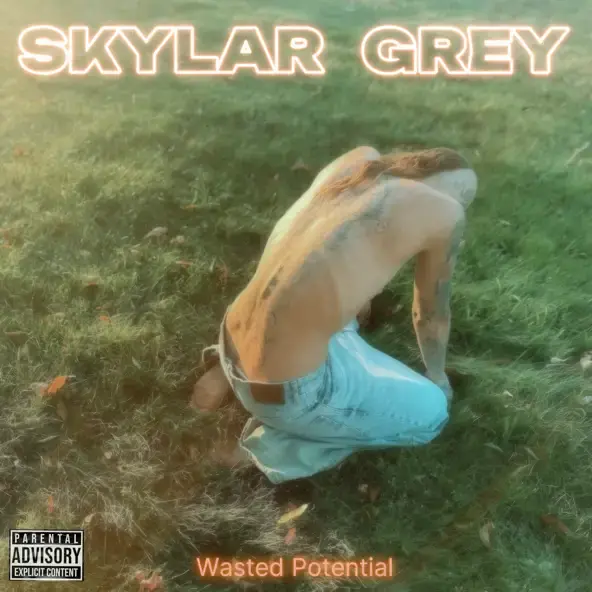 SKYLAR GREY | PLASTIC WATER BOTTLES
