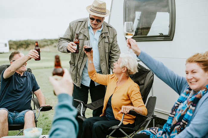 Groupe_seniors_detente_heure_aperitif