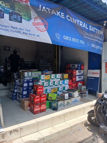 tampak depan toko aki jatake central battery