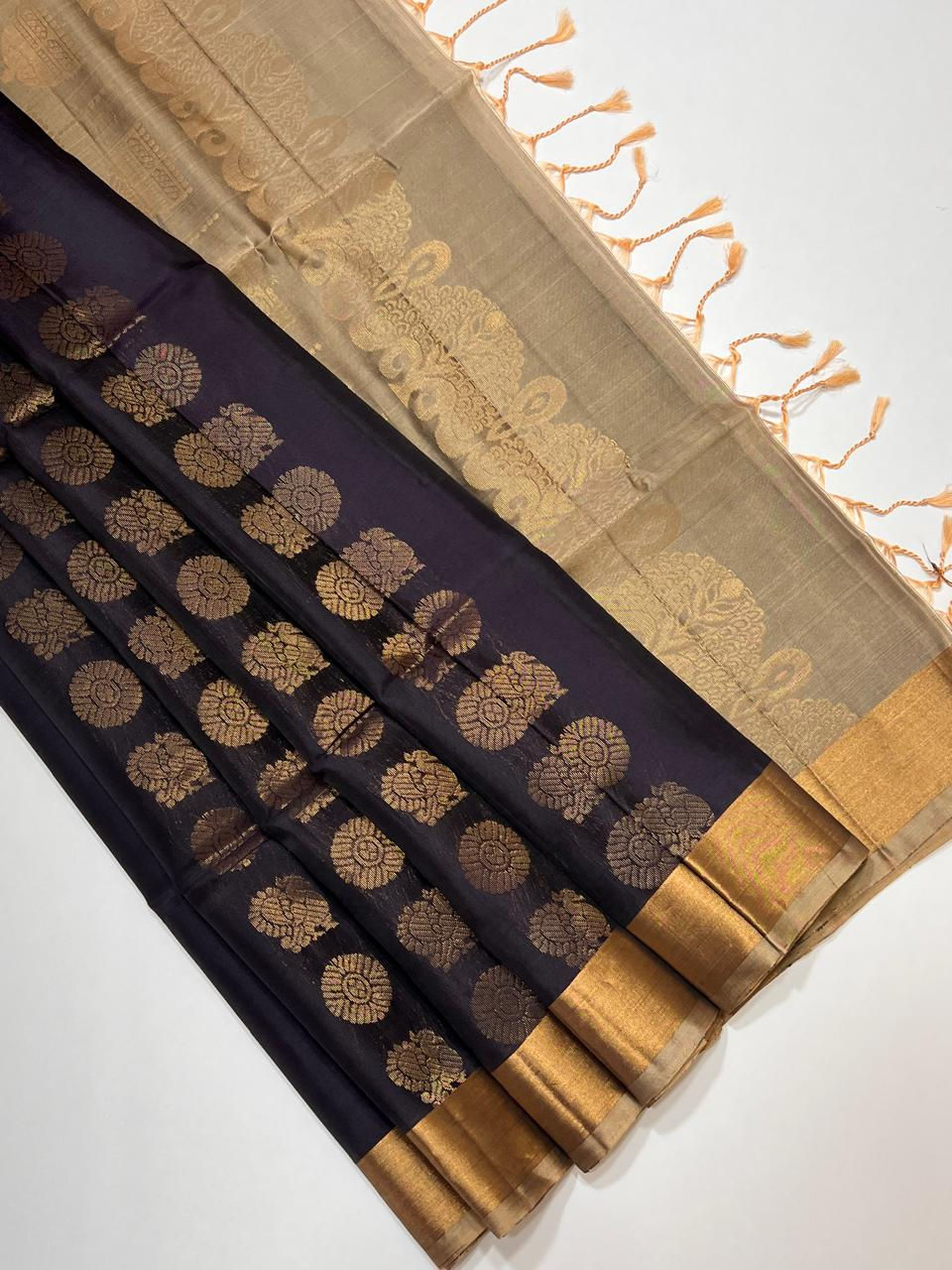 Thumbnail: KANCHIPURAM PURE HANDLOOM SOFT SILK SAREE