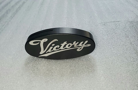 VICTORY EZPULL LOGO CLUTCH ARM COVER - CURSIVE – ENGRAVED | VicBaggers