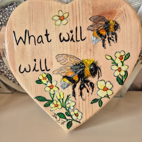 Dorset artist bee painting