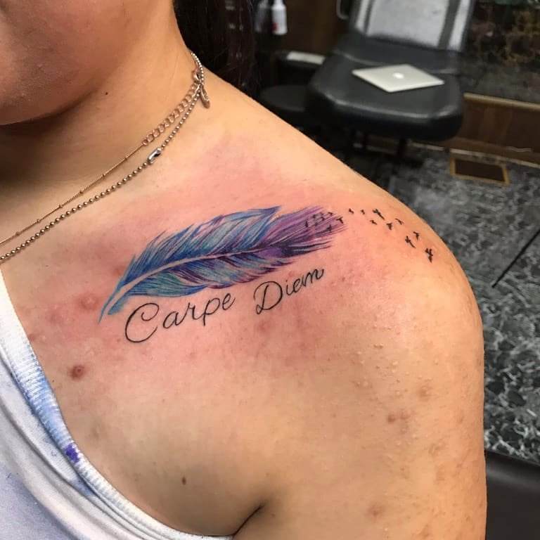 Carpe diem тату на ключице эскиз