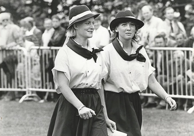 slider-16de-kinderen-nijhof-werden-ook-ingezet-rechts-jeannette-benedict-nijhof-in-1984.jp