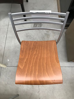 Sedia piano legno chiaro.jpg