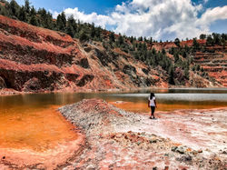 Mitsero red lake