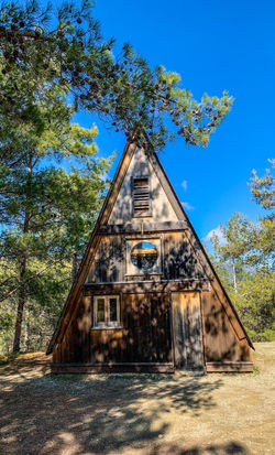 Dierona's wooden house
