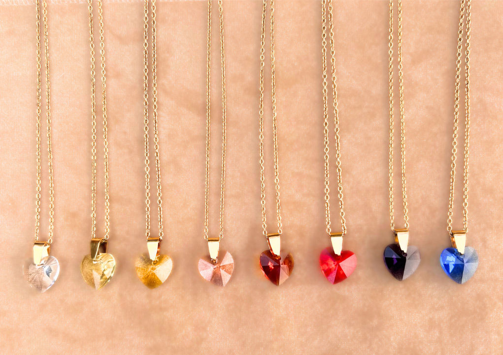 Colgantes Cuore hechos a mano con cristal tallado de colores y acero hipoalergénico waterproof color oro.