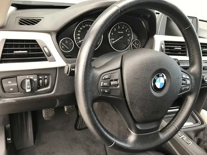 Miniatura: BMW 328 i xdrive touring f31 prima mano