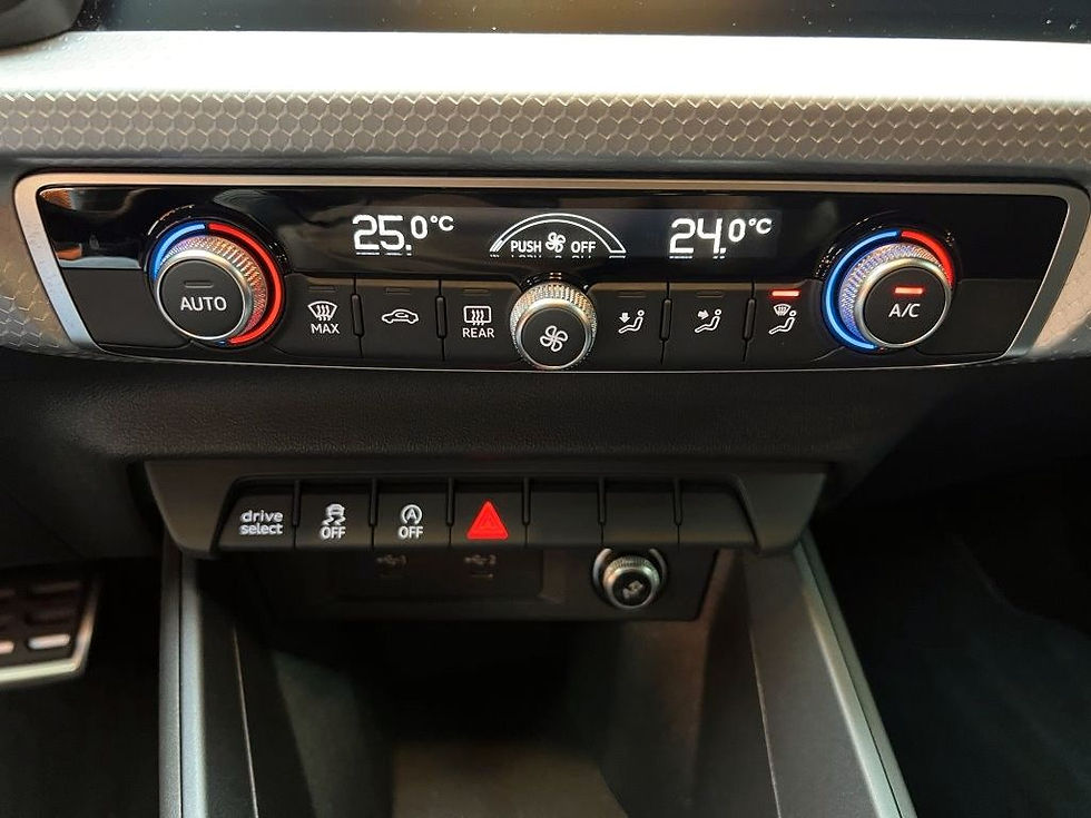 Miniature : Audi A1 Sportback 30 TFSI S line