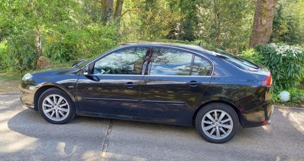 Miniatura: Renault Laguna 2.0 dCi 175 FAP Bose Edition A