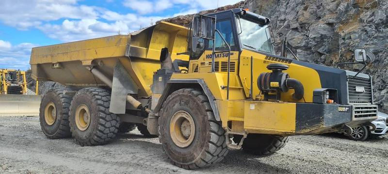 Miniatura: Komatsu HM400-2