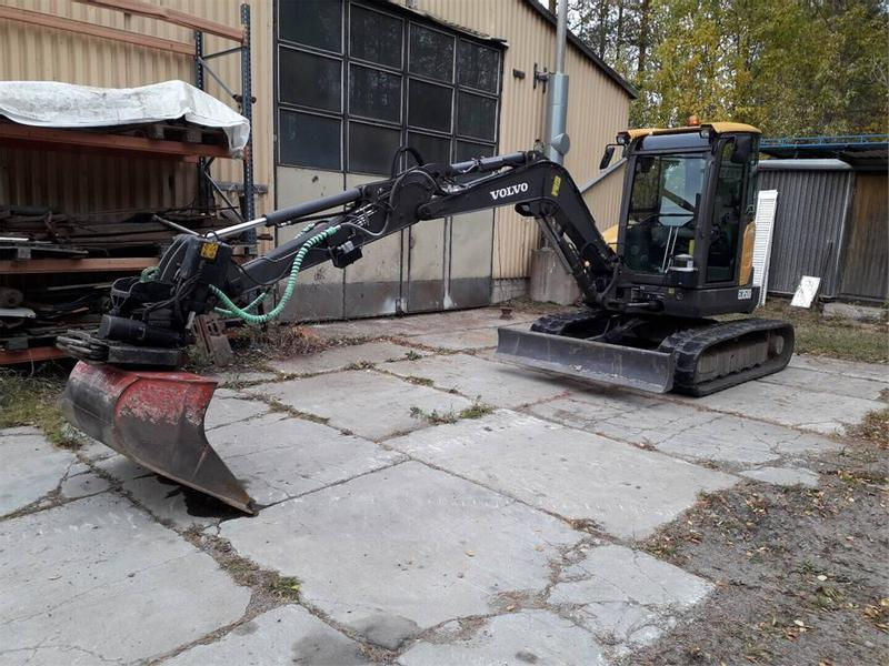 Miniature : Mini pelle Volvo ECR 50 D