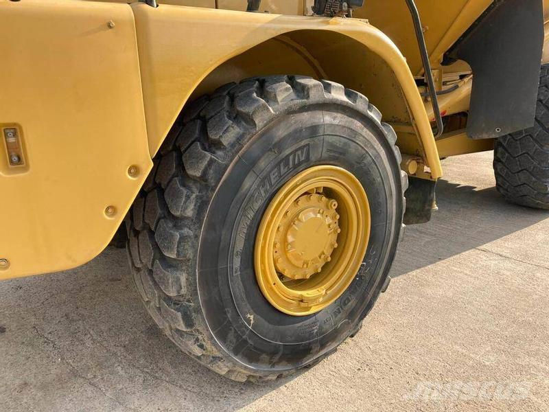 Miniatura: Caterpillar 730