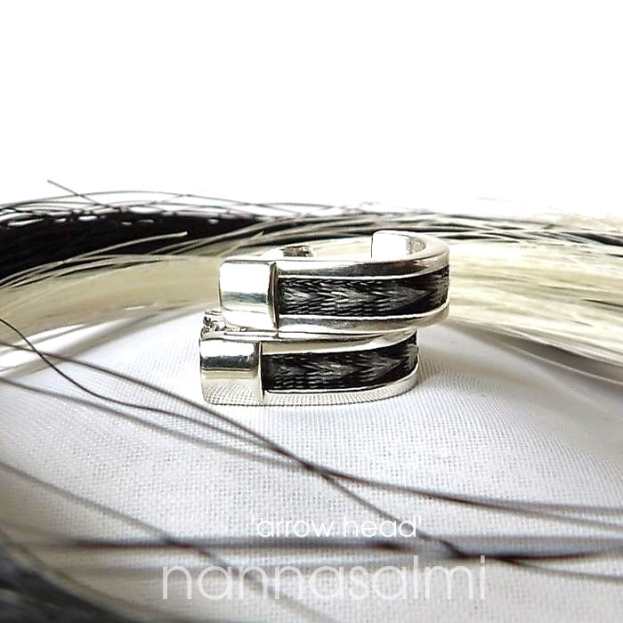 Thumbnail: Custom horsehair earrings Jouhikorvakorut Paardenhaaroorbel Boucle d oreille en crin Pferdehaarohrringe 馬の毛のイヤリング