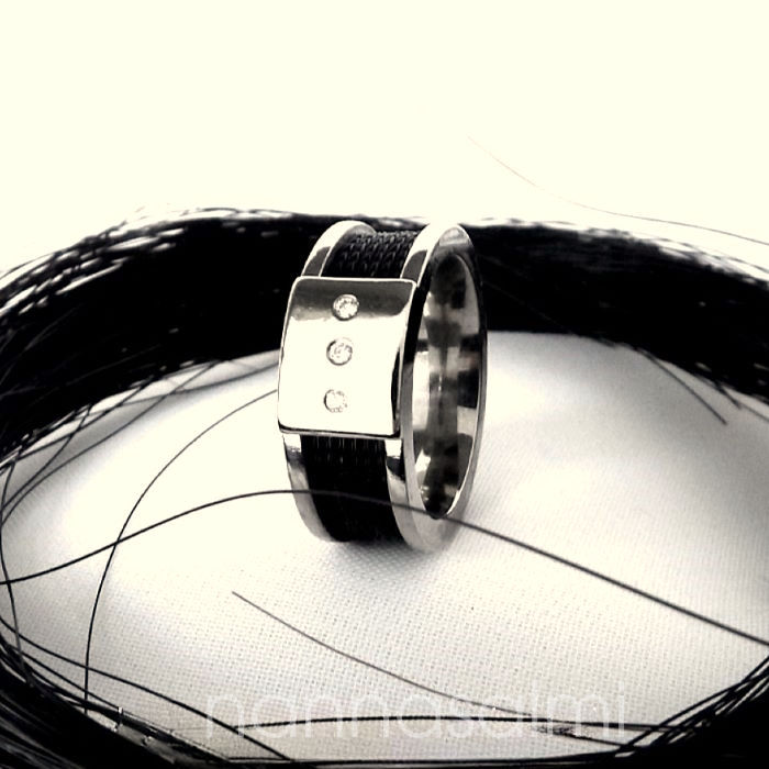 Pikkukuva: custom made horsehair ring pferdehaarring paardenhaarring bague en crin 馬の毛のリング hästhårring jouhisormus