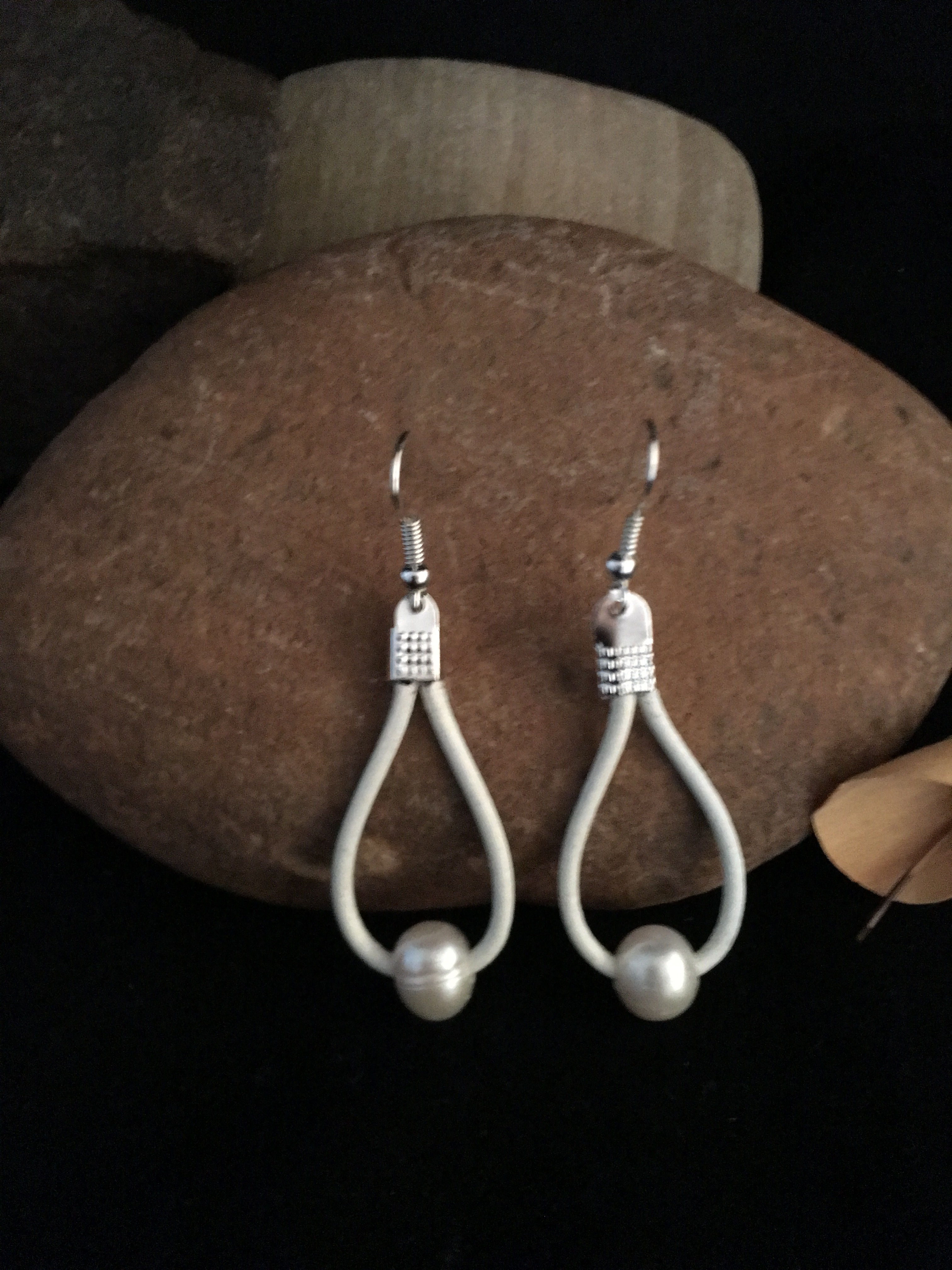 White leather earrings with fresh water pearls