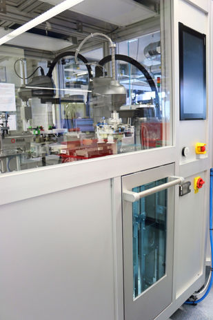 Tube handling laboratory technology Tubes D&T Engineering GmbH Eurofins robot rack automation