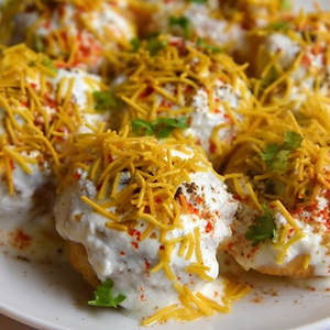 Dahi Puri / Stuffed Golgappa (6 pieces)
