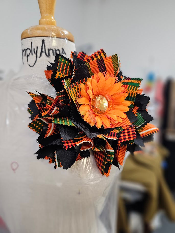 Thumbnail: Kente Cloth Shoulderkiss