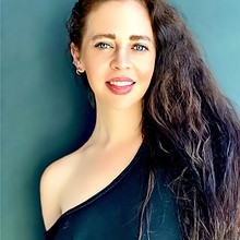 Hollie McKay Picture.jpg